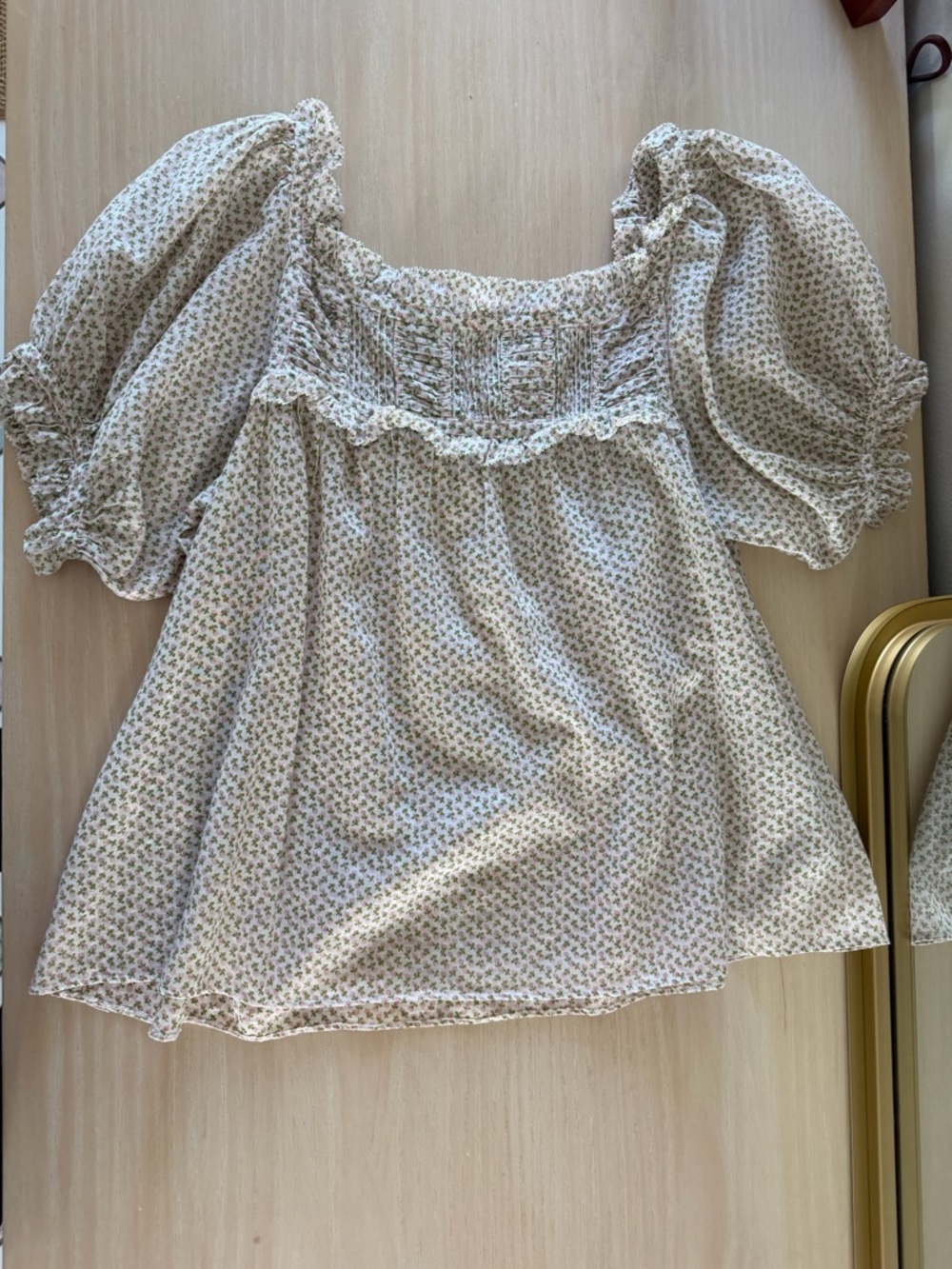Doen Cream Smocked Floral Cotton Peasant Top - Picture 5 of 5